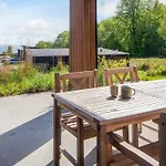 Panoramic Retreat With Pool 度假居