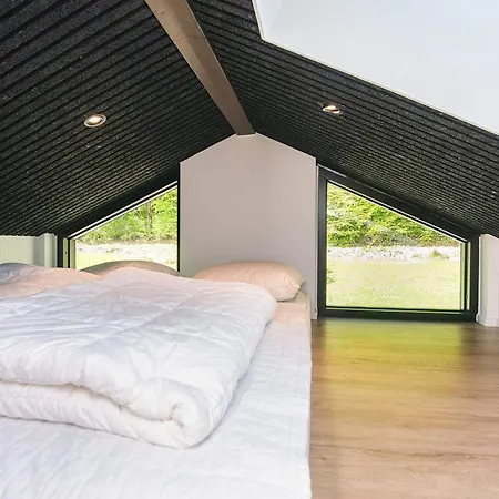 Panoramic Retreat With Pool Holiday home